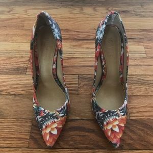 Schultz Floral Pumps